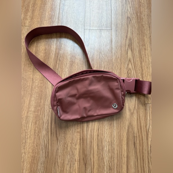 Lululemon Belt Bag - Picture 1 of 2